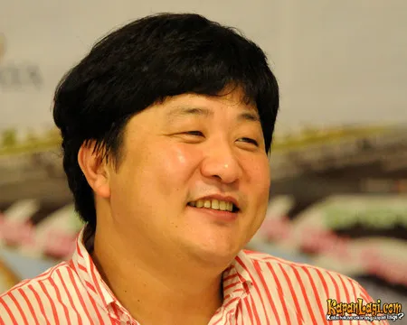 Foto Song Yong Seok