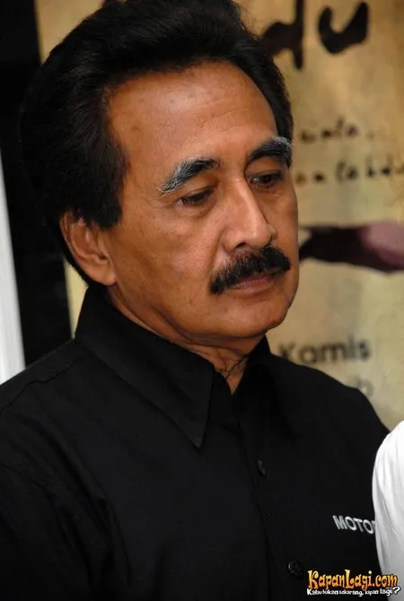 Foto Sophan Sophiaan