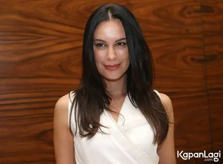 Foto Sophia Latjuba