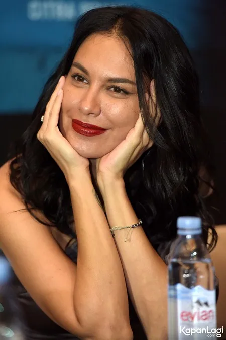 Foto Sophia Latjuba