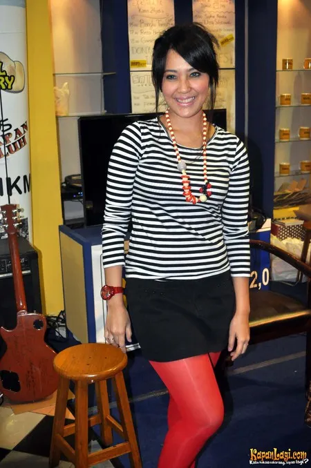 Foto Sophie Navita. Nomor Foto: 420