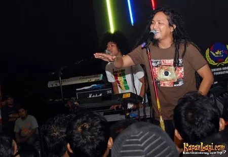 Foto Steven and The Coconut Treez