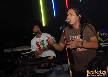 Foto Steven and The Coconut Treez