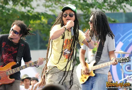 Foto Steven and The Coconut Treez