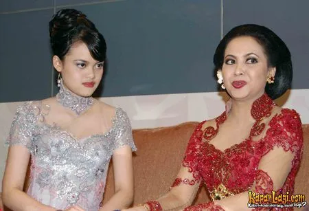 Foto Sundari Soekotjo