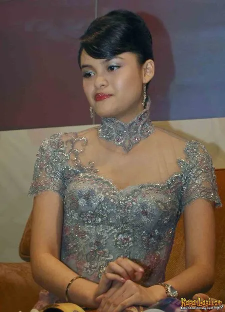 Foto Sundari Soekotjo