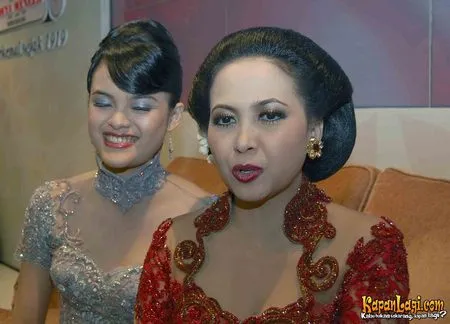 Foto Sundari Soekotjo