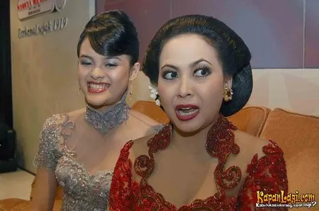 Foto Sundari Soekotjo