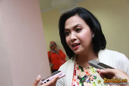 Foto Sundari Soekotjo