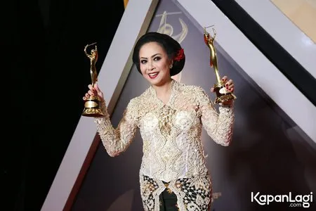 Foto Sundari Soekotjo