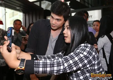 Foto Sunny Suwanmethanont