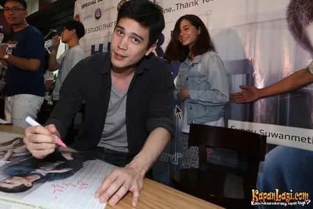 Foto Sunny Suwanmethanont