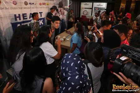 Foto Sunny Suwanmethanont