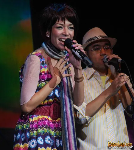 Foto Syaharani and Queenfireworks