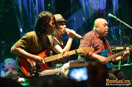 Foto Syaharani and Queenfireworks