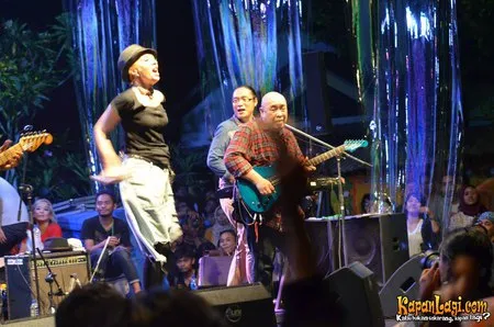 Foto Syaharani and Queenfireworks