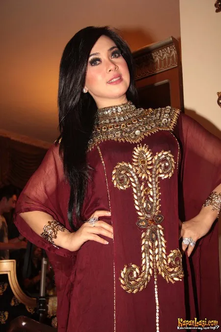 Foto Syahrini. Nomor Foto: 2006