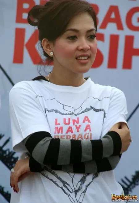 Foto Syahrini