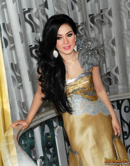 Foto Syahrini