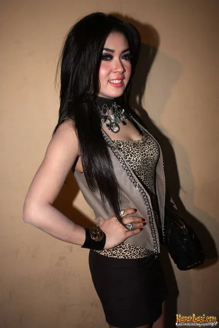 Foto Syahrini