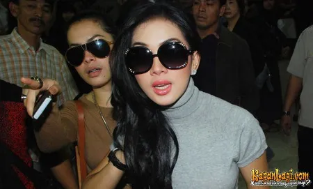 Foto Syahrini