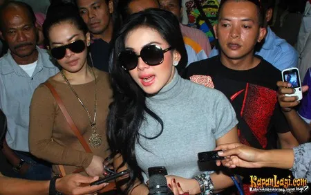 Foto Syahrini