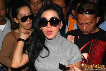 Foto Syahrini