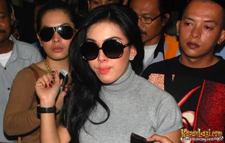 Foto Syahrini