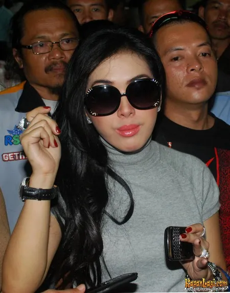 Foto Syahrini