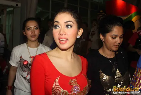 Foto Syahrini