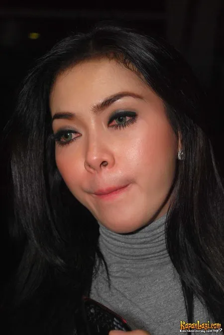 Foto Syahrini