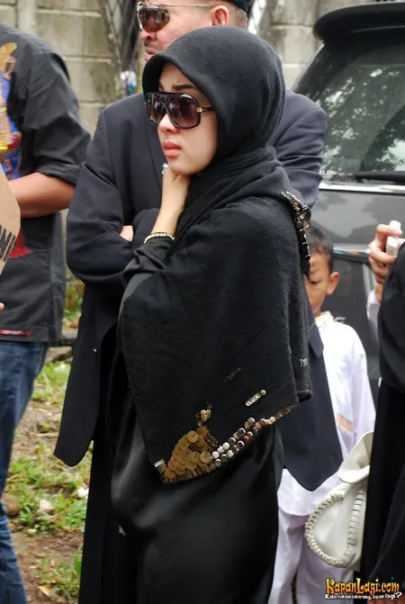 Foto Syahrini