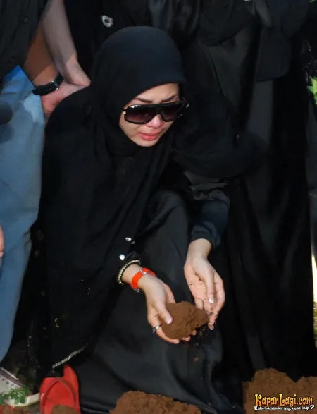 Foto Syahrini