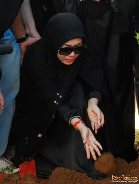 Foto Syahrini