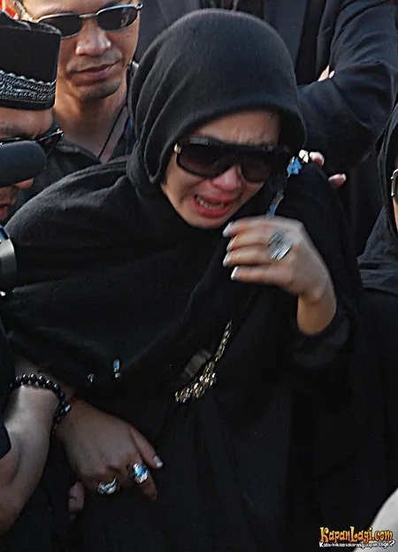 Foto Syahrini