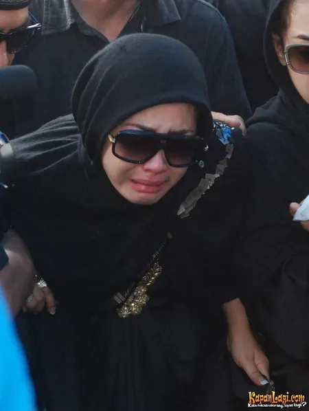 Foto Syahrini