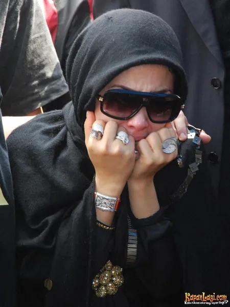 Foto Syahrini