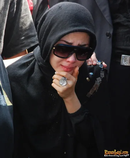Foto Syahrini