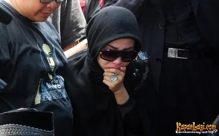 Foto Syahrini