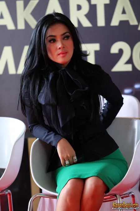 Foto Syahrini