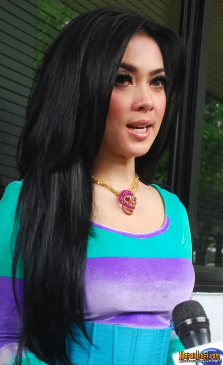 Foto Syahrini