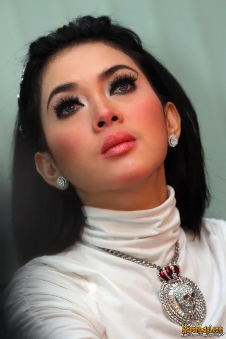 Foto Syahrini