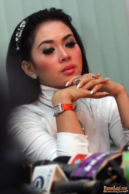 Foto Syahrini