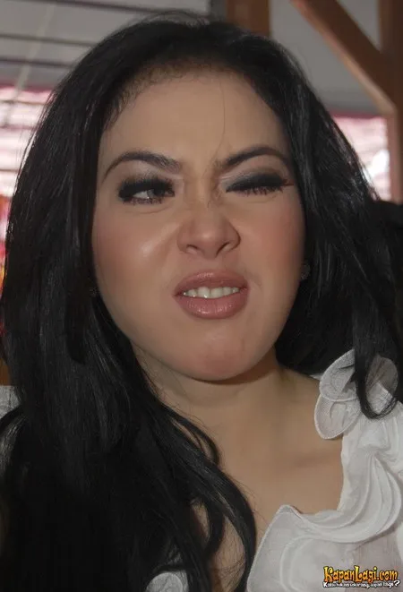 Foto Syahrini