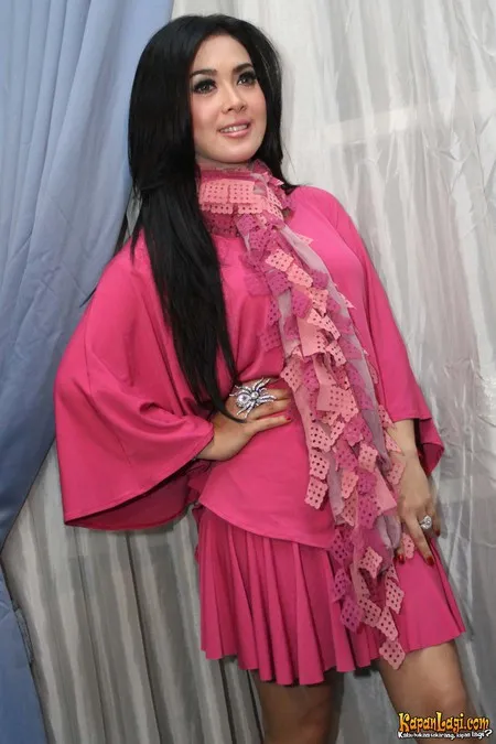 Foto Syahrini