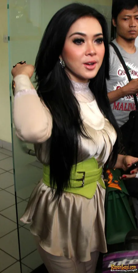 Foto Syahrini