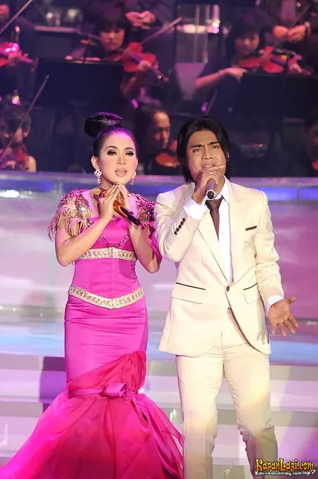 Foto Syahrini