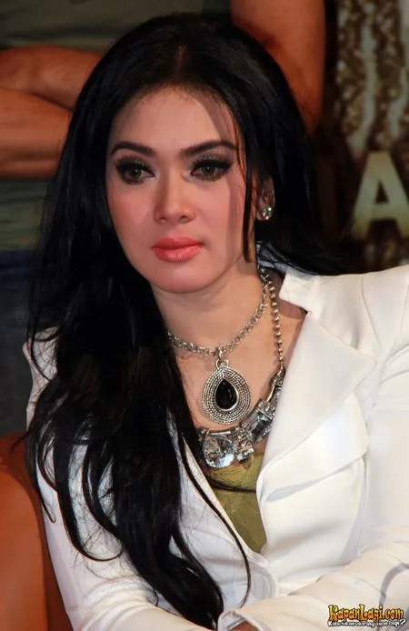 Foto Syahrini