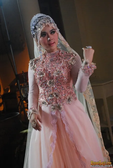 Foto Syahrini