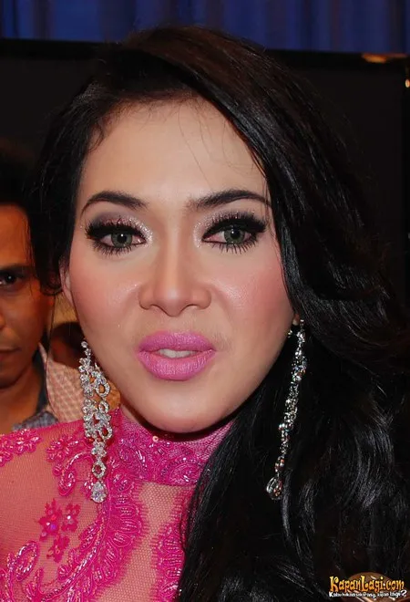 Foto Syahrini